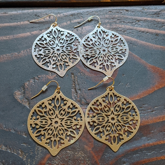 Jewelry - Silver and Gold Earring Bundle